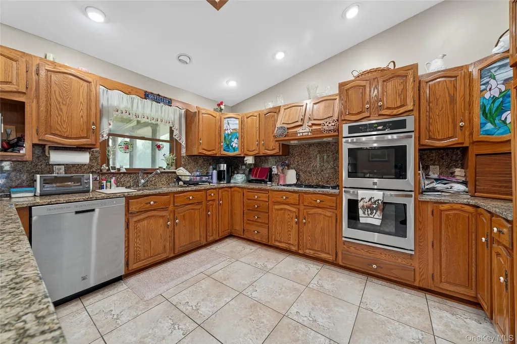 83 Dosen Road Middletown NY 10940