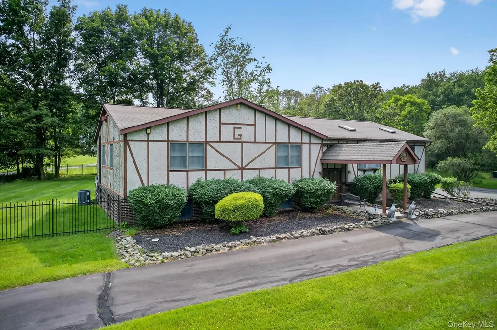 83 Dosen Road Middletown NY 10940