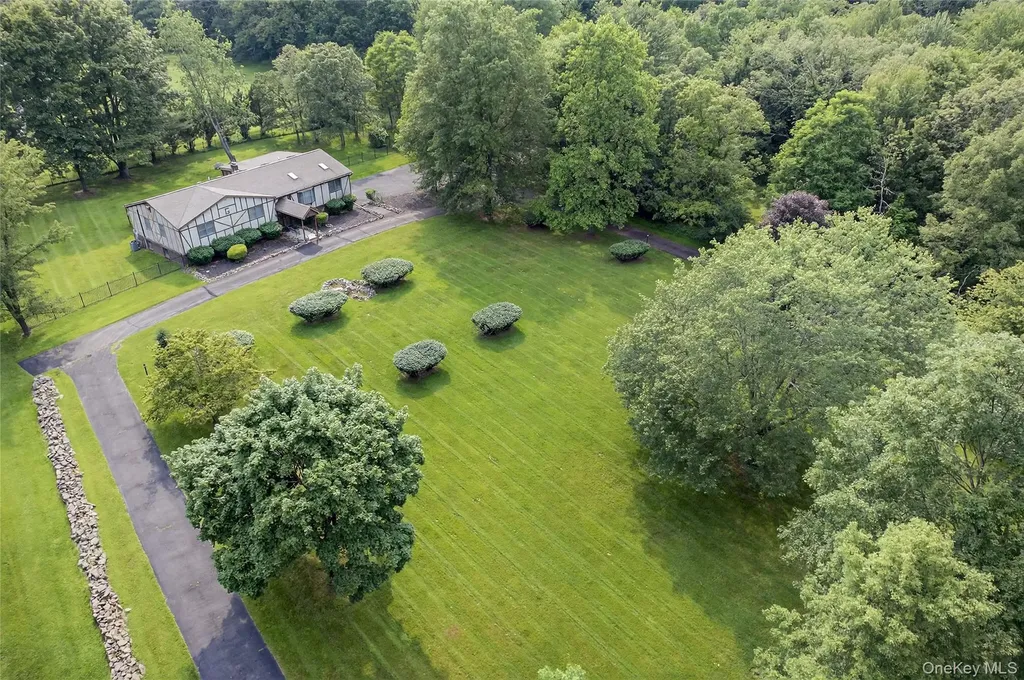 83 Dosen Road Middletown NY 10940