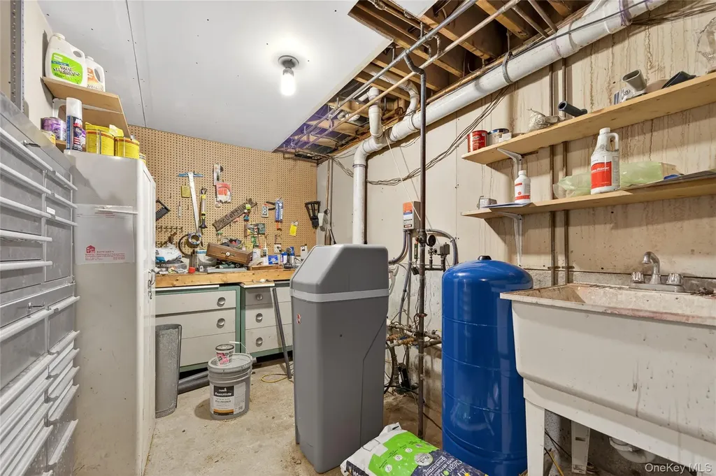83 Dosen Road Middletown NY 10940