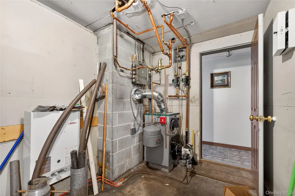 83 Dosen Road Middletown NY 10940