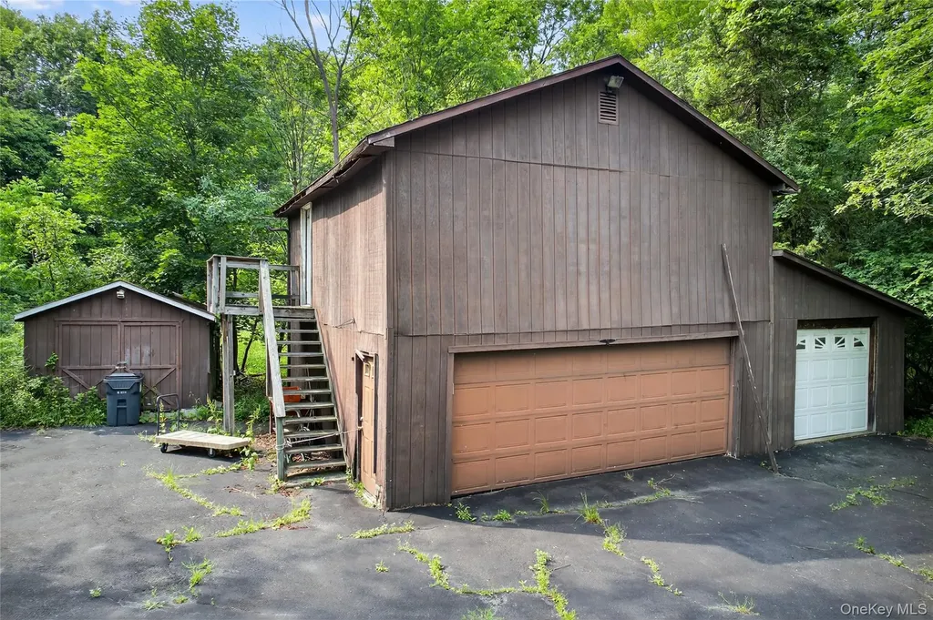 83 Dosen Road Middletown NY 10940