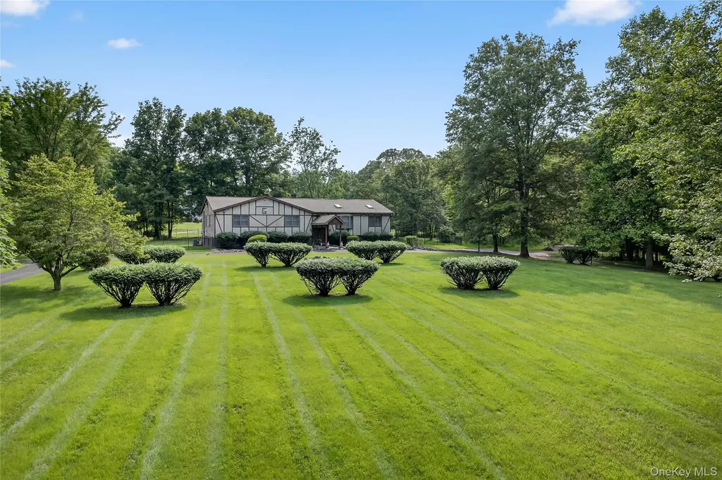 83 Dosen Road Middletown NY 10940