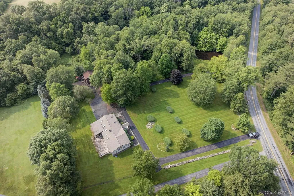 83 Dosen Road Middletown NY 10940