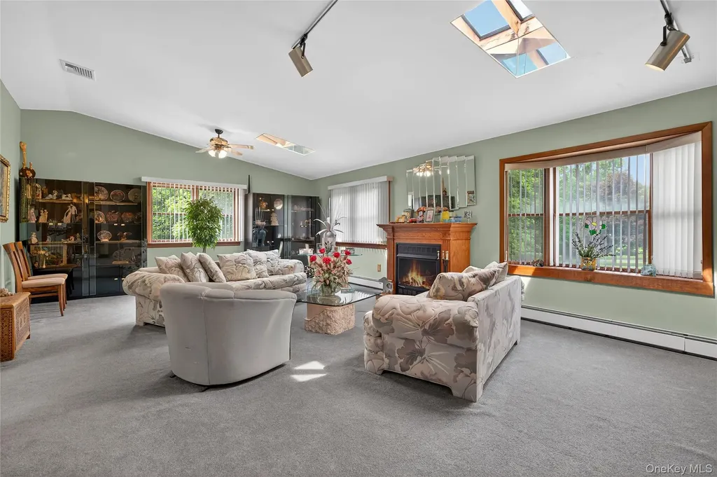 83 Dosen Road Middletown NY 10940