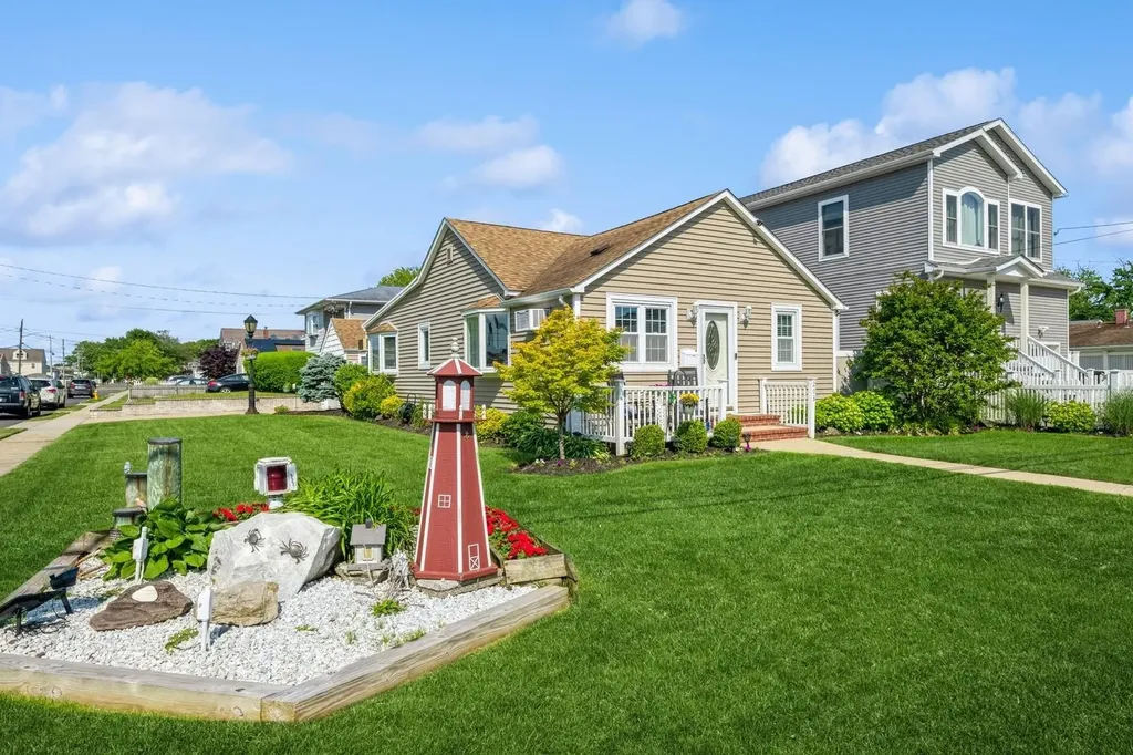 203 E Shore Road Lindenhurst NY 11757