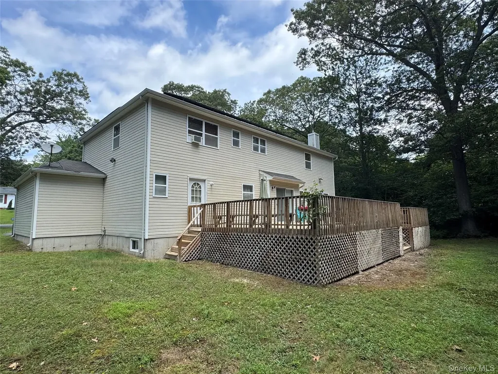 64 Barbara Lane Middle Island NY 11953
