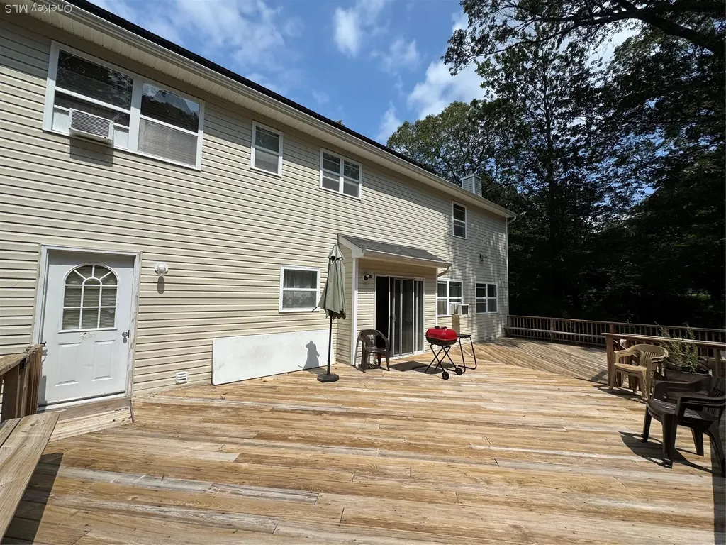 64 Barbara Lane Middle Island NY 11953