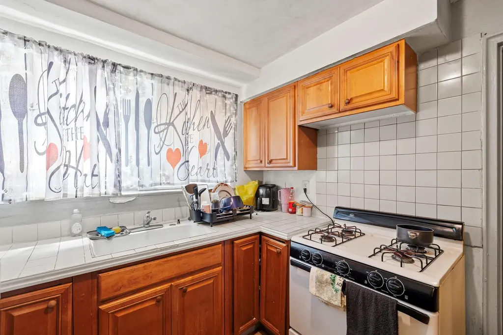 4331 Wilder Avenue Bronx NY 10466