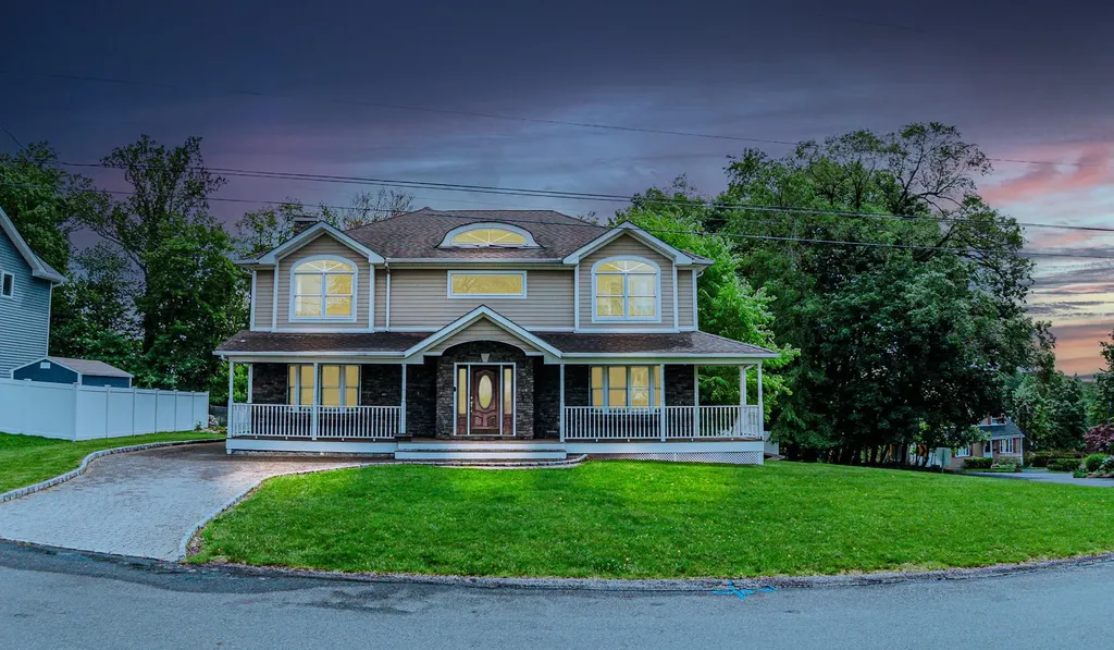 4 Brown Drive Pearl River NY 10965