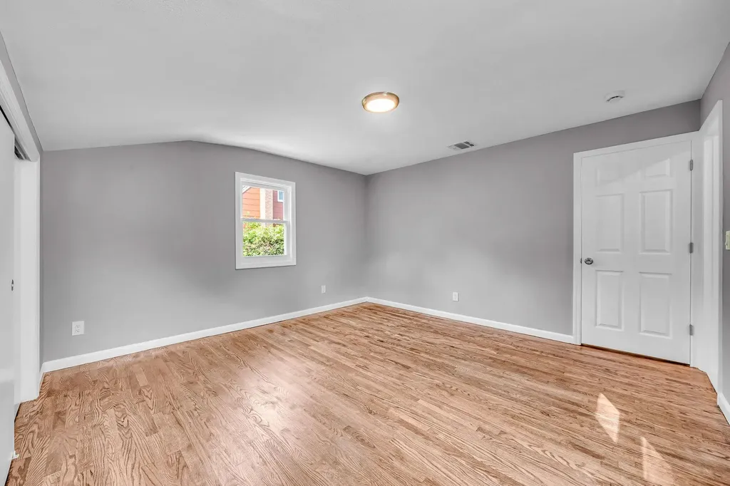1090 Brookdale Avenue Bay Shore NY 11706