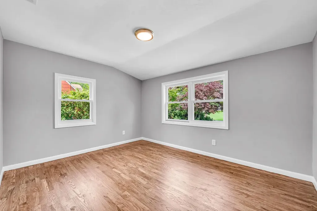 1090 Brookdale Avenue Bay Shore NY 11706