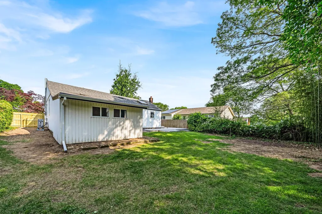 1090 Brookdale Avenue Bay Shore NY 11706