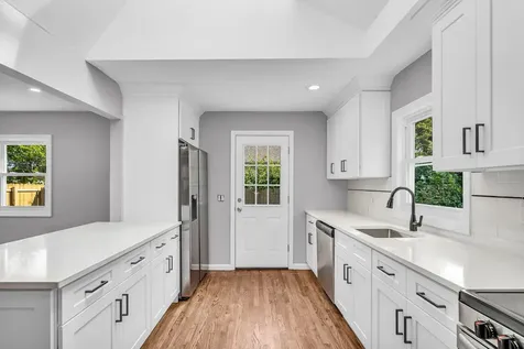 1090 Brookdale Avenue Bay Shore NY 11706