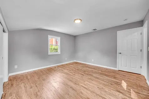 1090 Brookdale Avenue Bay Shore NY 11706