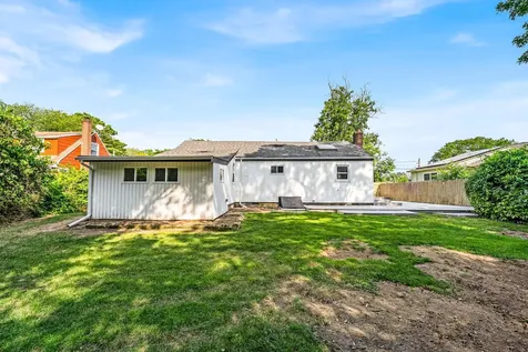 1090 Brookdale Avenue Bay Shore NY 11706