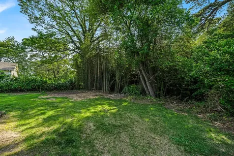 1090 Brookdale Avenue Bay Shore NY 11706