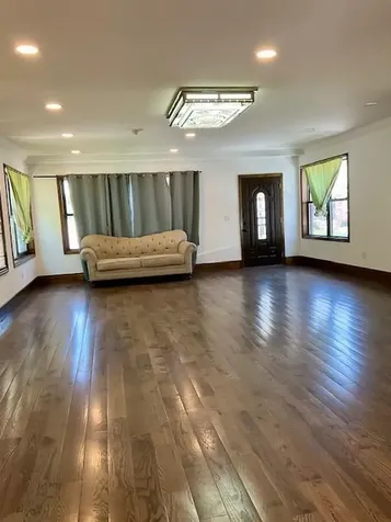 241-02 86th Road Bellerose NY 11426