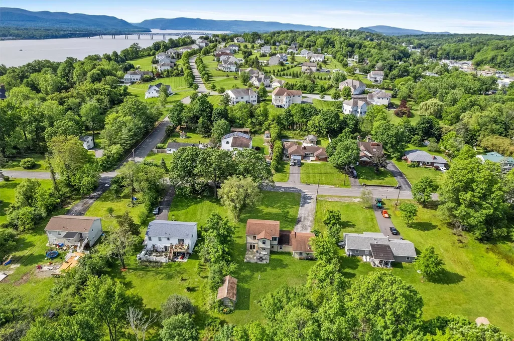 33 Mccall Place Newburgh NY 12550
