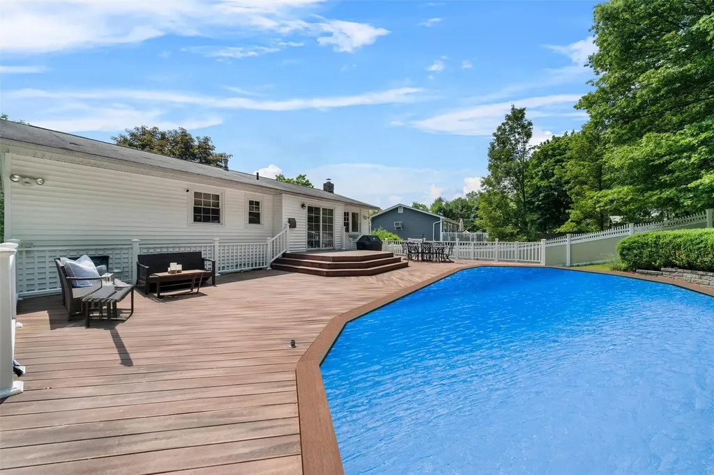 154 Meadow Lark Road Montgomery NY 12549