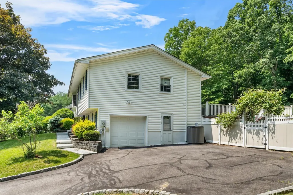 154 Meadow Lark Road Montgomery NY 12549