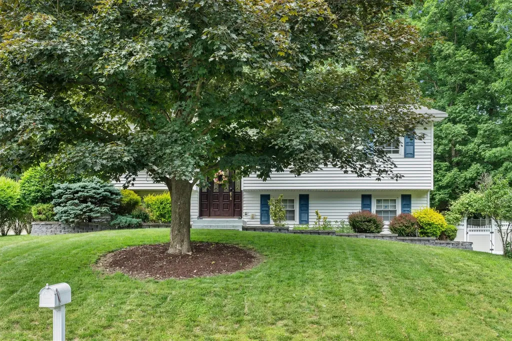 154 Meadow Lark Road Montgomery NY 12549
