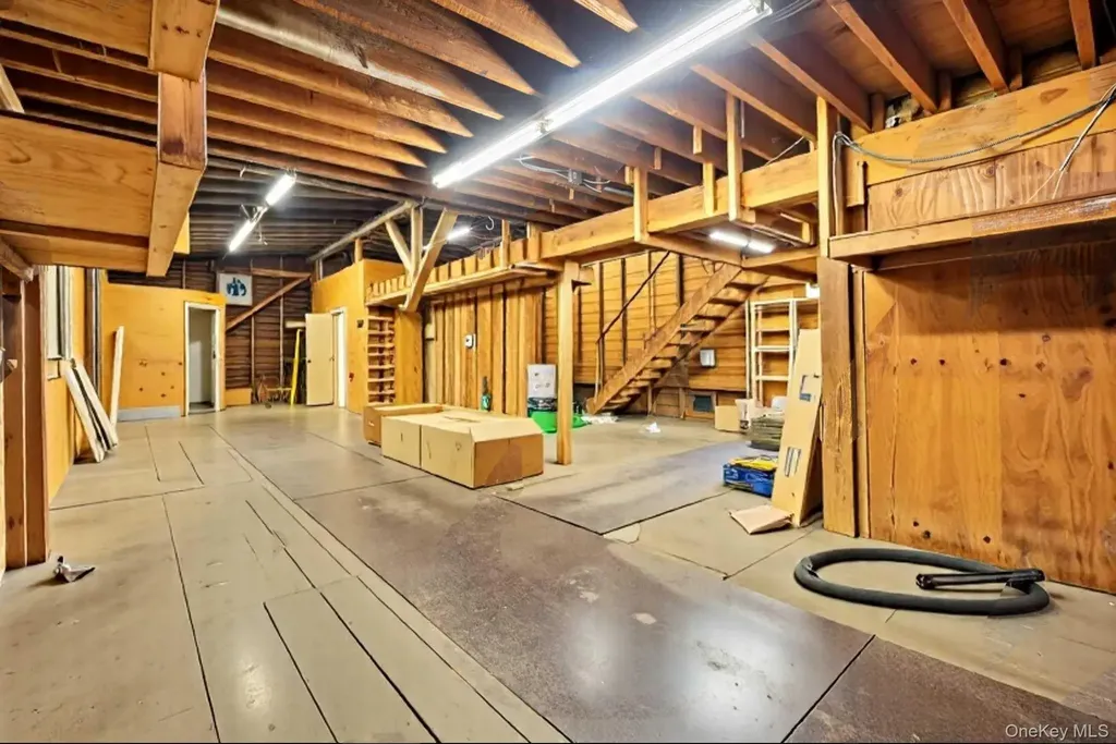 1-7 West Road Pleasant Valley NY 12569