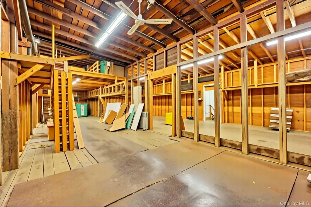1-7 West Road Pleasant Valley NY 12569