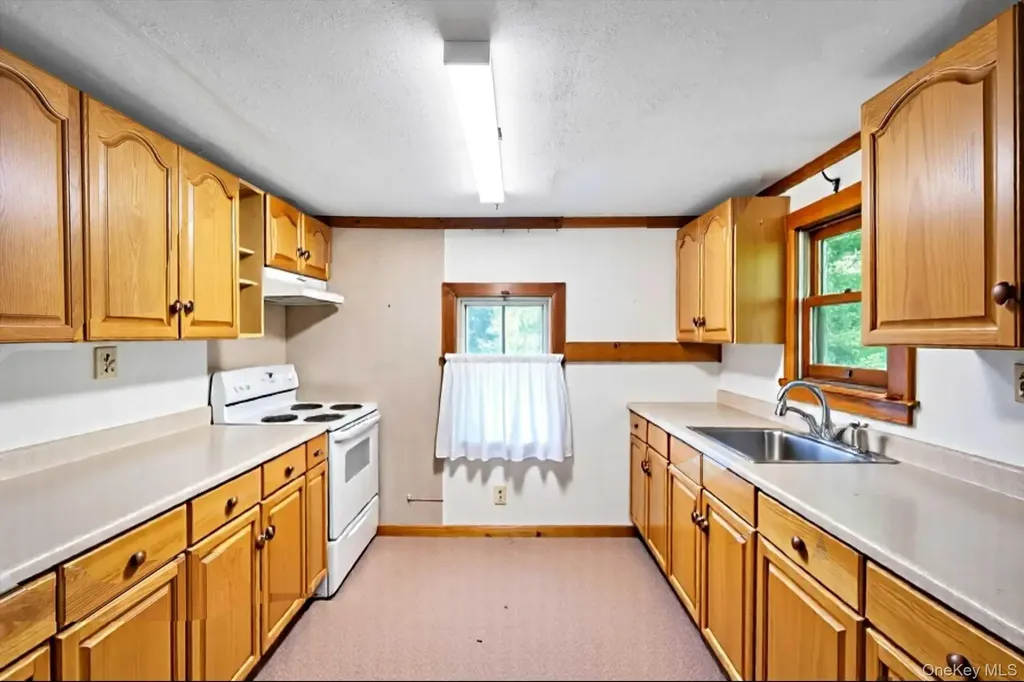 1-7 West Road Pleasant Valley NY 12569