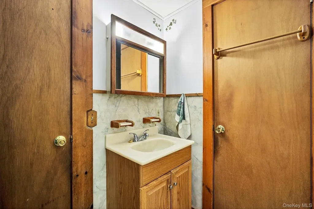 1-7 West Road Pleasant Valley NY 12569