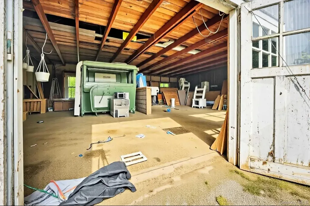 1-7 West Road Pleasant Valley NY 12569