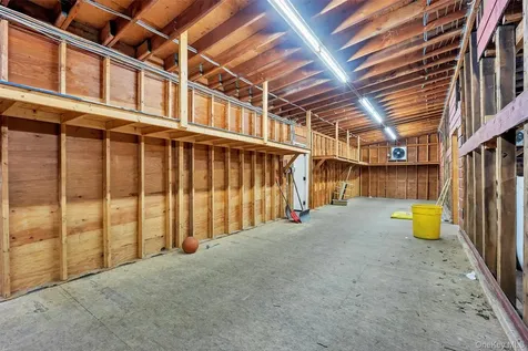 1-7 West Road Pleasant Valley NY 12569