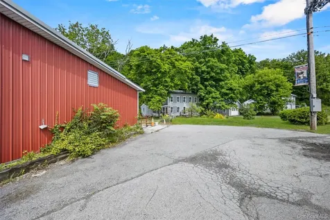 1-7 West Road Pleasant Valley NY 12569
