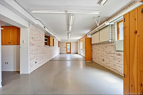 1-7 West Road Pleasant Valley NY 12569