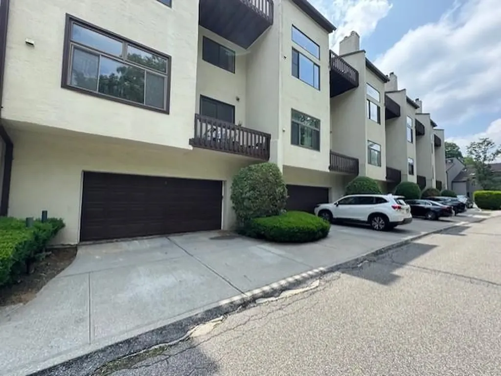 352 N Greeley Avenue Chappaqua NY 10514