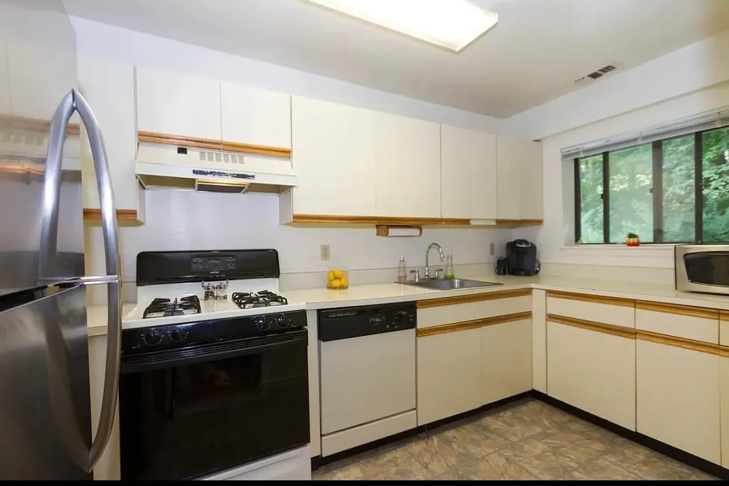352 N Greeley Avenue Chappaqua NY 10514