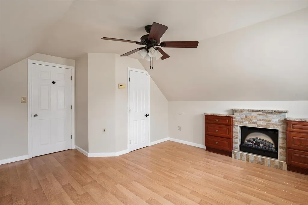 44 Needle Lane Levittown NY 11756