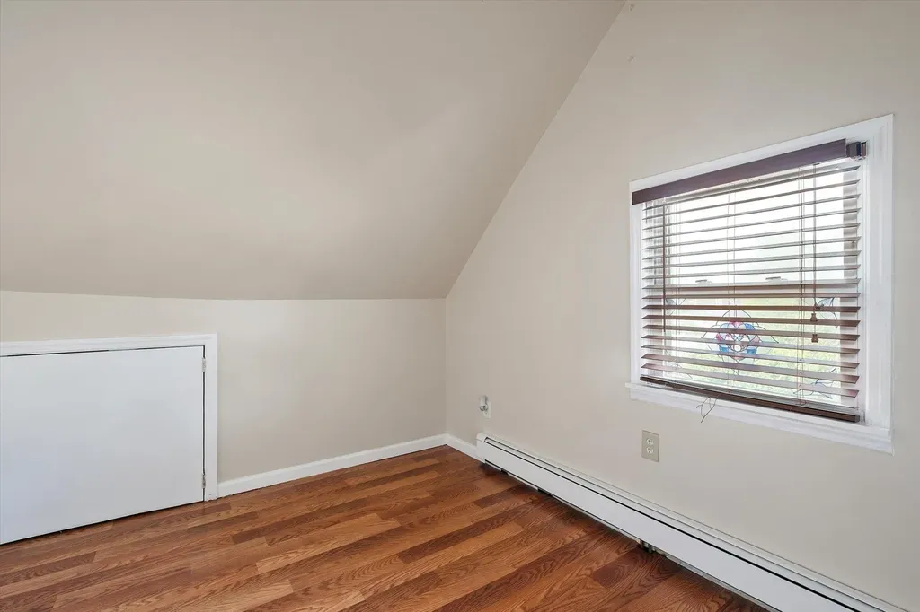 44 Needle Lane Levittown NY 11756