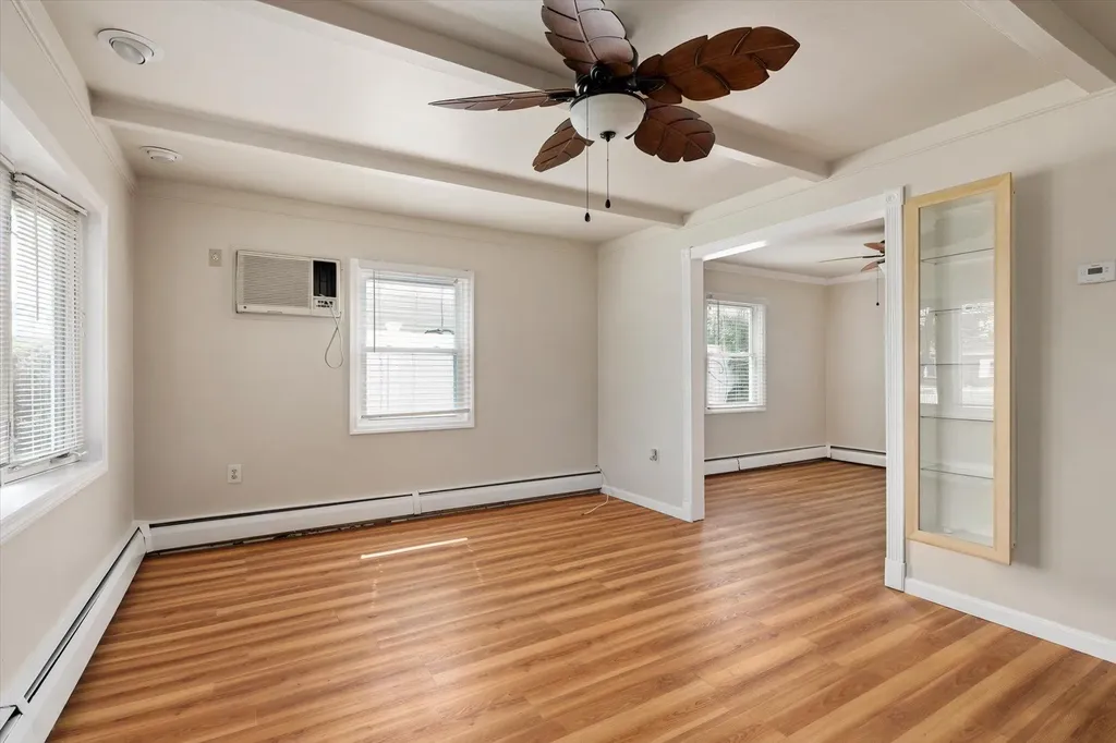 44 Needle Lane Levittown NY 11756