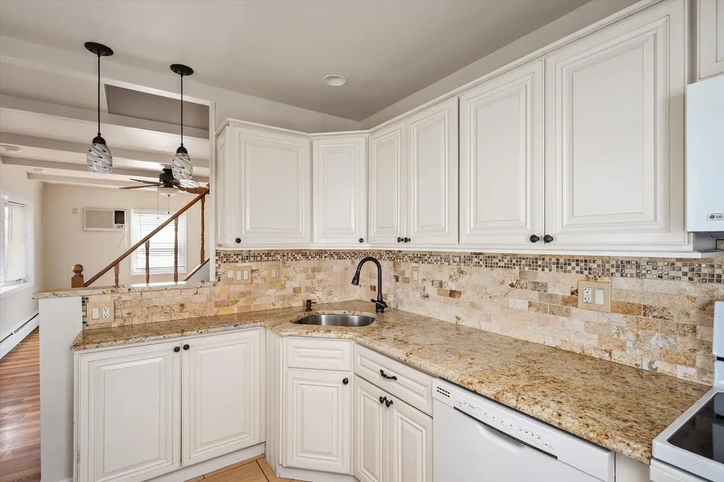 44 Needle Lane Levittown NY 11756