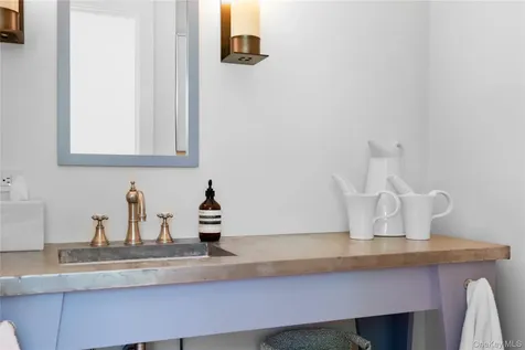182 Church Lane Bridgehampton NY 11932