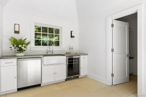182 Church Lane Bridgehampton NY 11932