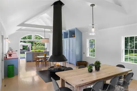 182 Church Lane Bridgehampton NY 11932