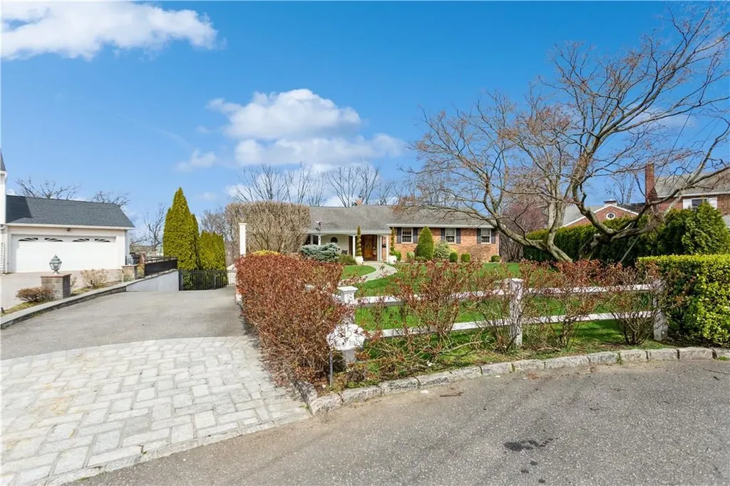 115 Oriole Road Yonkers NY 10701