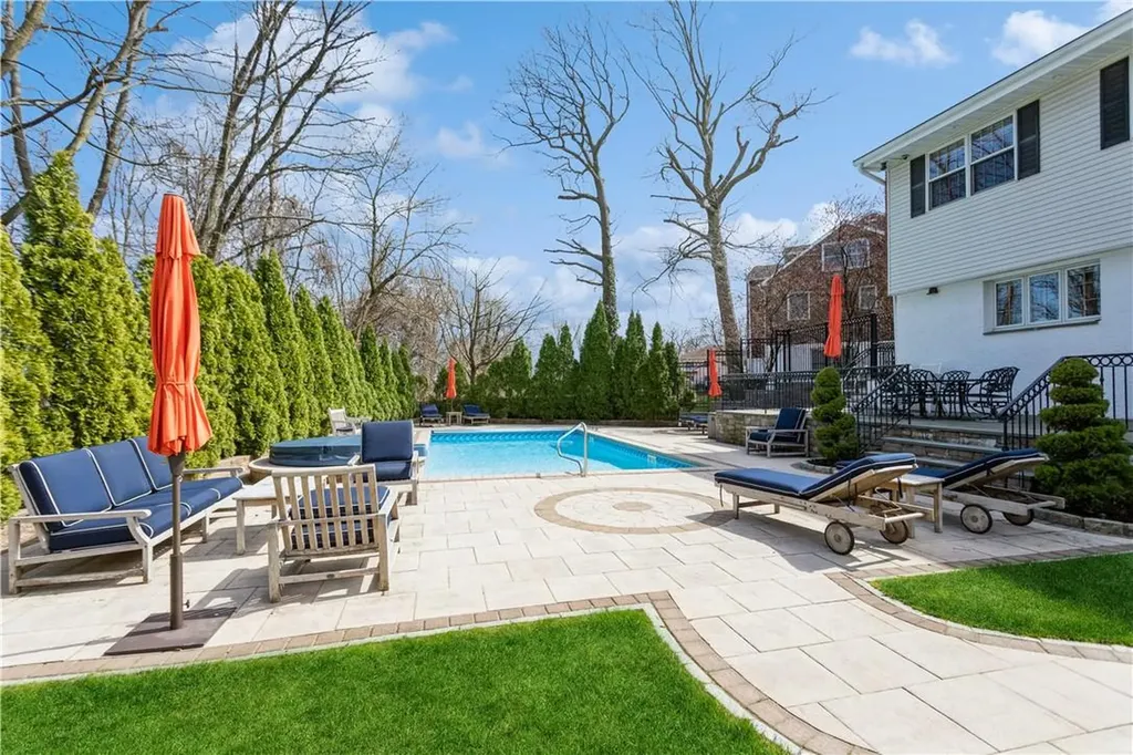 115 Oriole Road Yonkers NY 10701