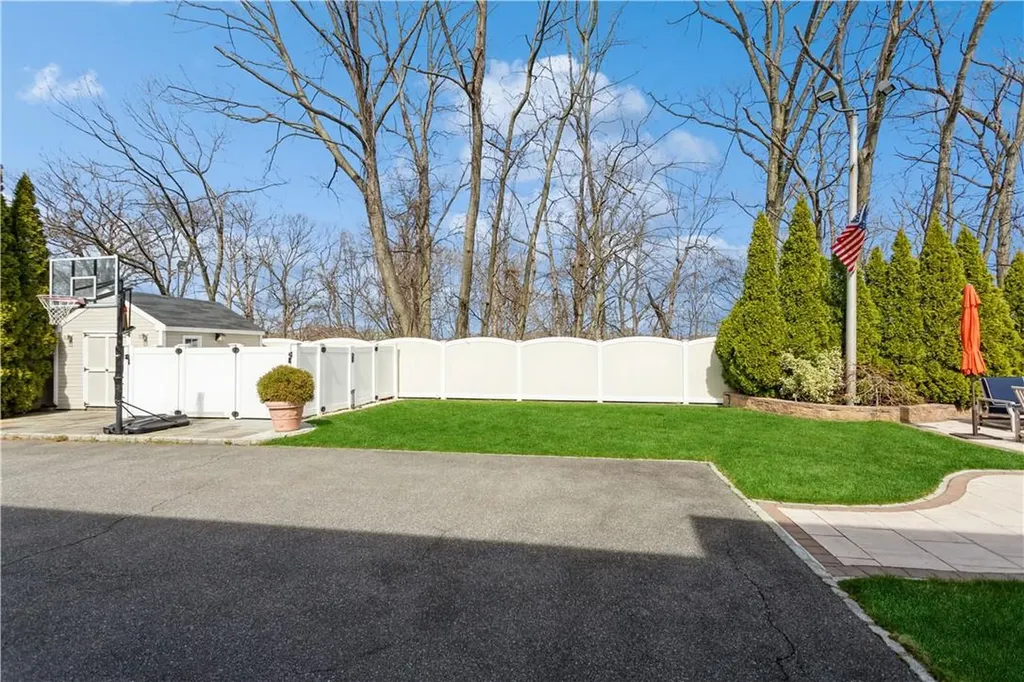 115 Oriole Road Yonkers NY 10701