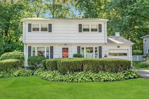 13 Kenneth Road White Plains NY 10605