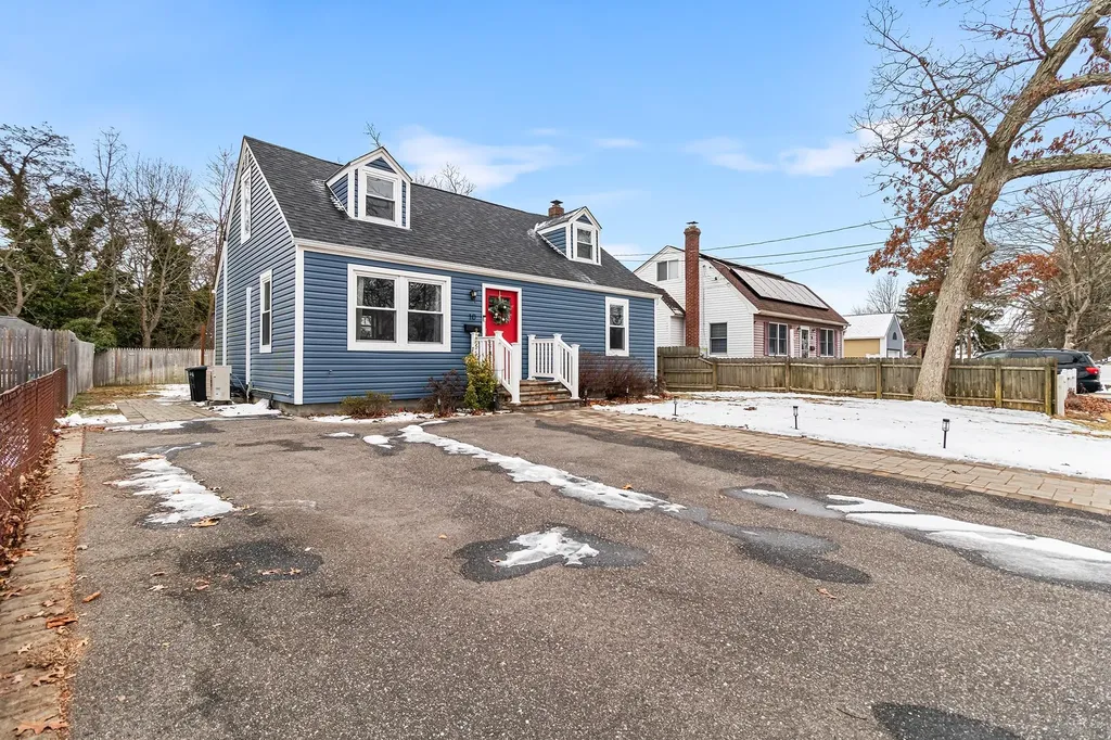 10 Bennett Avenue Patchogue NY 11772