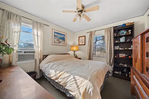 45 Parliament Place North Babylon NY 11703