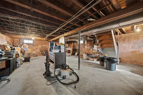 45 Parliament Place North Babylon NY 11703